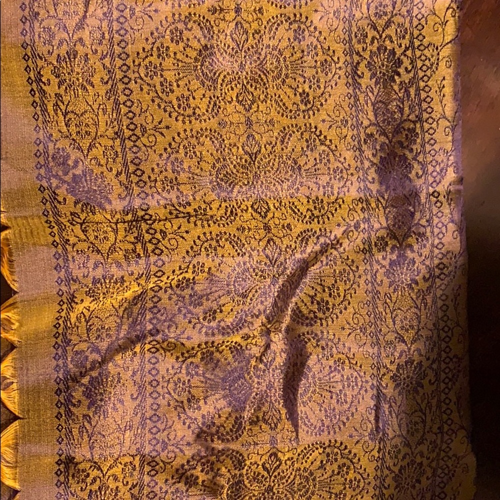 Beautiful scarf light weight